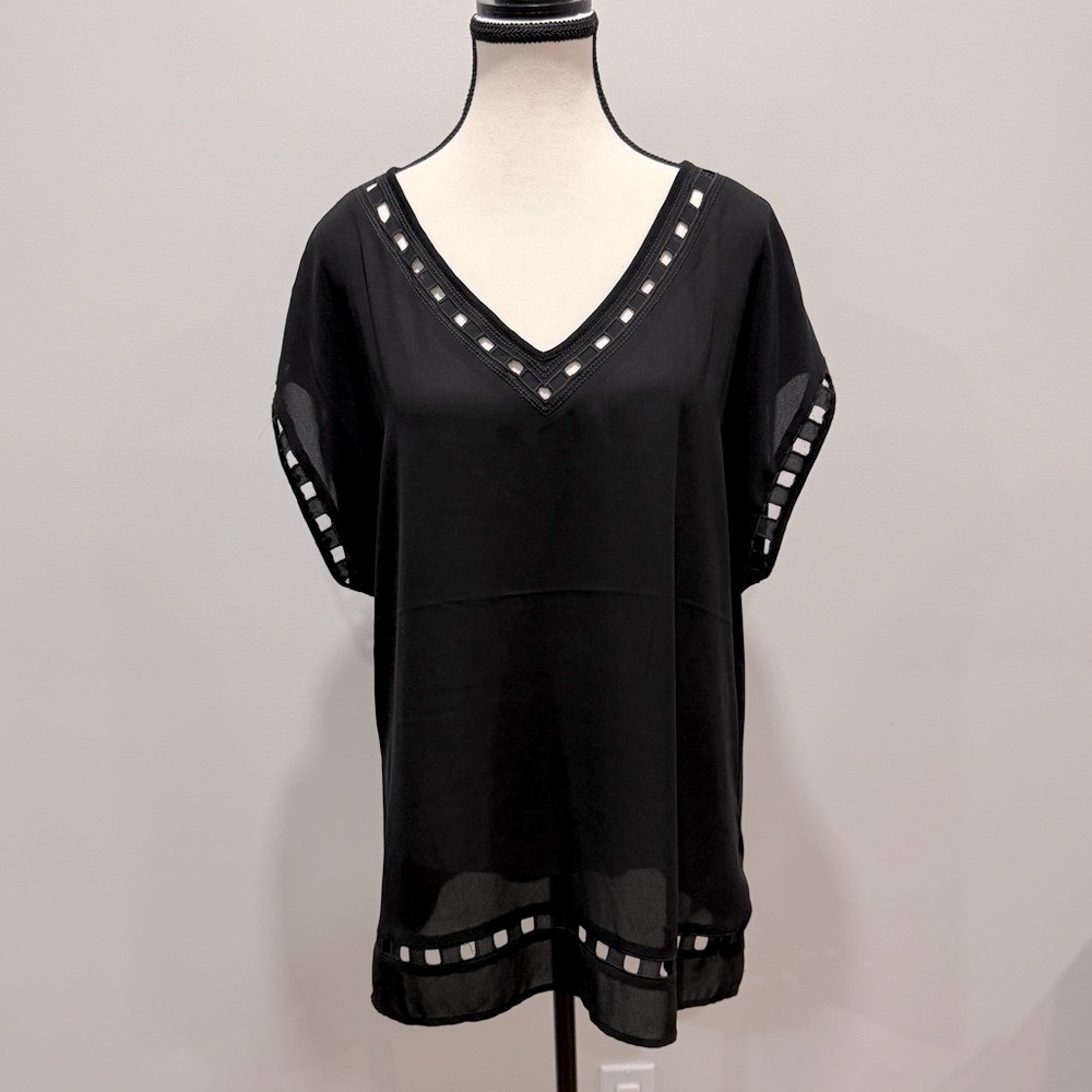 Ricki’s Black Sheer Panel V-Neck Top – XL